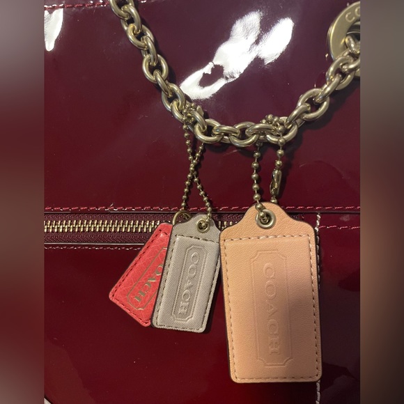 🎉HP🎉New! Coach Crimson Poppy Slim Convertible Patent Leather Tote Gold Chain🥀 - Picture 14 of 15